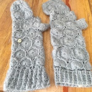 Beautiful crochet gloves
