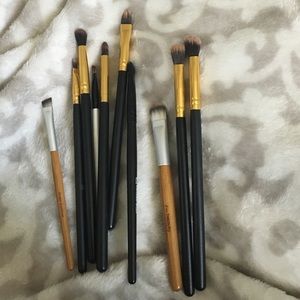 Makeup brushes