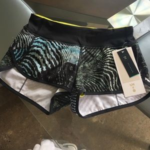 NWT EXCLUSIVE SEAWHEEZE half marathon speed shorts