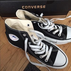 Womens converse size 6