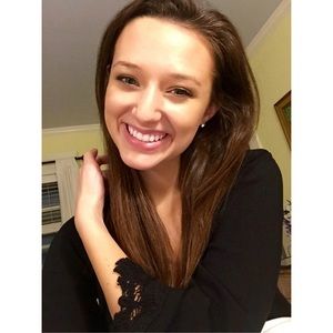 Meet your Posher, Mia