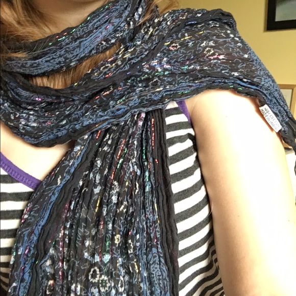 Black patterned scarf with sparkle stripes 🌈