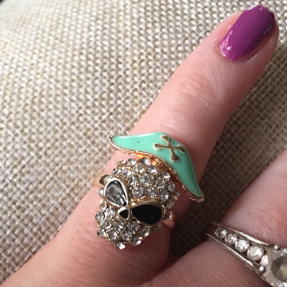 (C2) Pirate Skull Ring - Picture 3 of 4