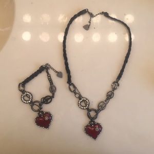 Bracelet and necklace set.