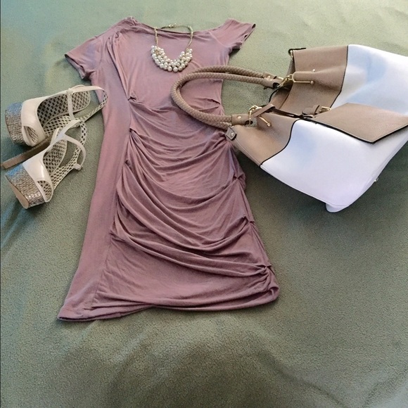 bebe Dresses & Skirts - BEBE form fitting short sleeve dress