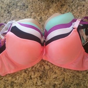 6 brand new bras, never worn.