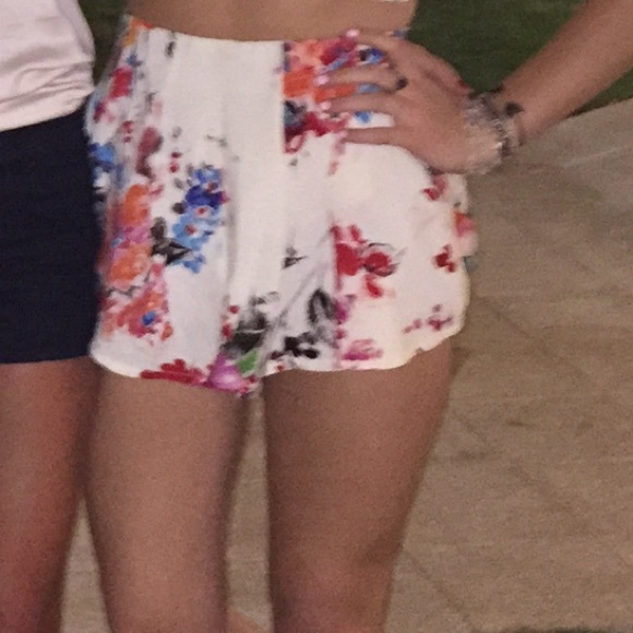 Floral flowy shorts
