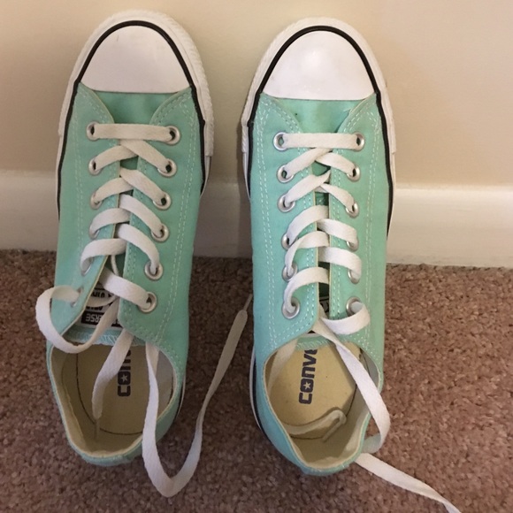Converse size 7