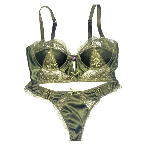 ❗️SOLD❗️Victoria's Secret limited edition set