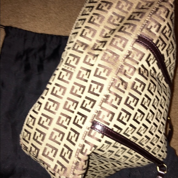 SOLD ✔️✔️ Authentic Fendi brown zucca - Picture 3 of 4