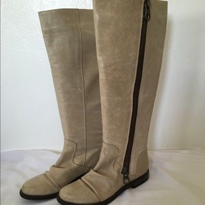 Steve Madden Linderr Boots with Zipper Detail