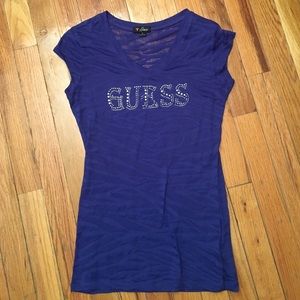 Guess v-neck t-shirt.