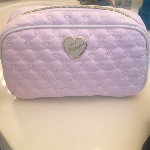 FINAL SALE!!!! Betsy Johnson cosmetic bag! 💝