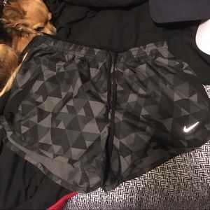 CLOSET CLOSING Nike shorts