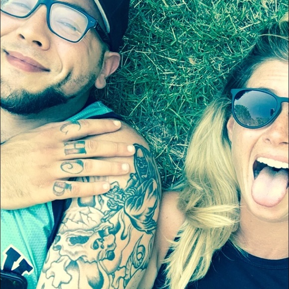 Meet your Posher, Danielle - Picture 3 of 4