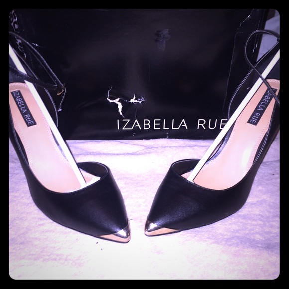 ( US 9.5 ) Gold Tipped Black Pumps 🌟Brand New🌟