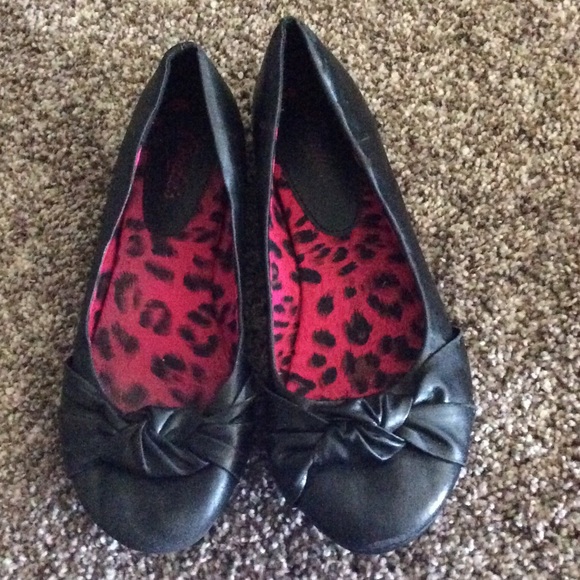 Candie's flats