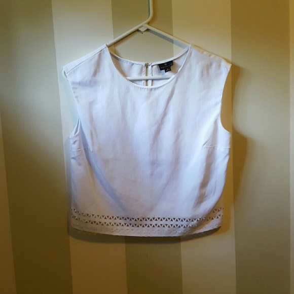 White tank with detailed bottom