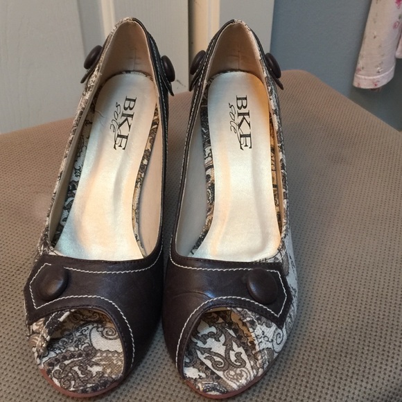 Shoes - Picture 2 of 3