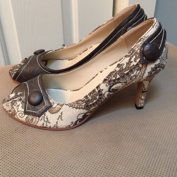 Shoes - Picture 3 of 3