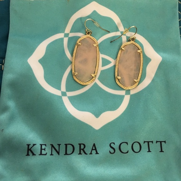 Kendra Scott Elle light pink earrings