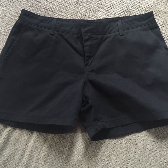 Hurley Black shorts~ back Pocket~ surfer