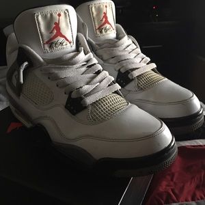 Air Jordan Retro 4 White Cement