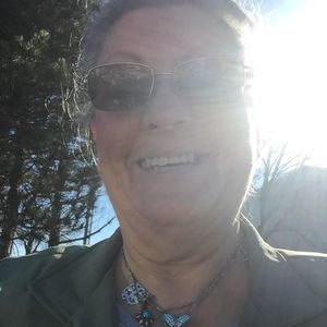 Meet your Posher, Lois