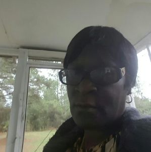 Meet your Posher, Regina