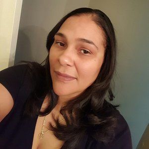 Meet your Posher, Naima