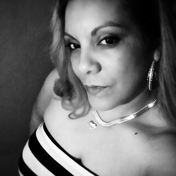 Meet your Posher, Betzy - Picture 1 of 1