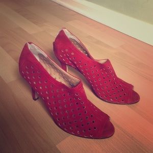 Vaneli porter red suede pumps