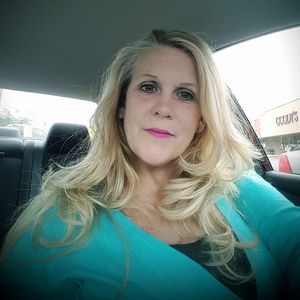 Meet your Posher, Elizabeth joy