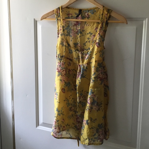 Yellow flower print tank by Everly