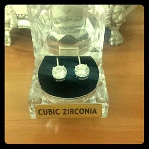 Cubic Zirconia dangle earings
