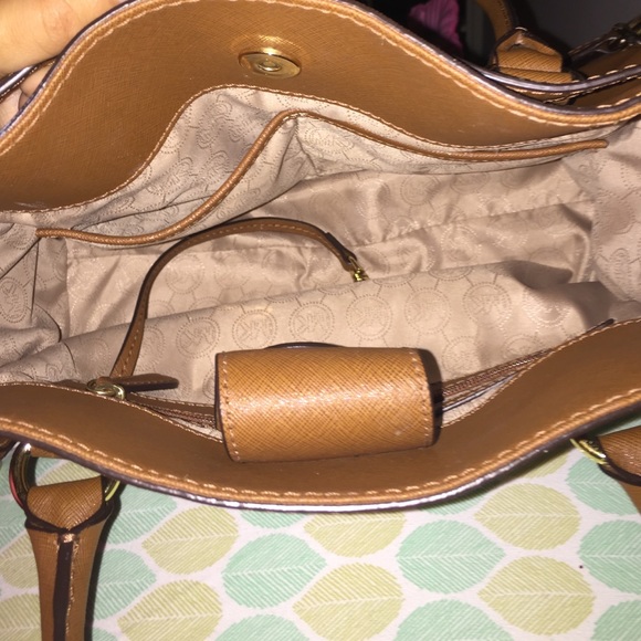 Michael Kors Hamilton Medium Satchel - Picture 3 of 3