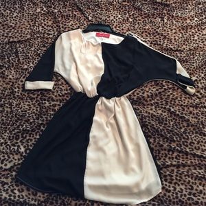 Black and white quarter shelve short dress