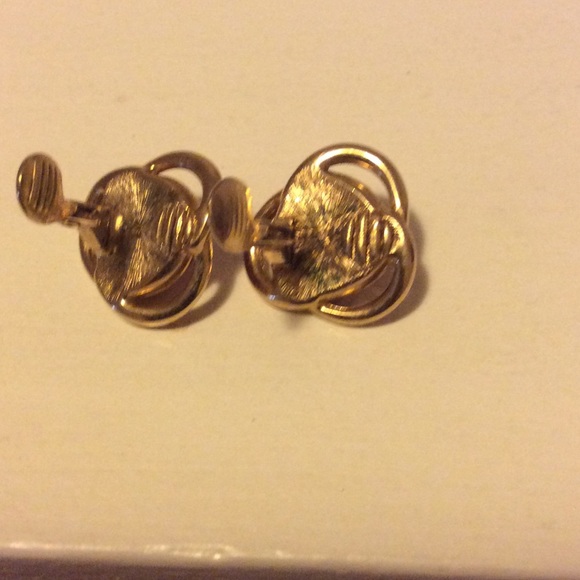 Monet red and gold-toned clip earrings - Picture 2 of 3