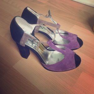 Beverly Feldman Pumps