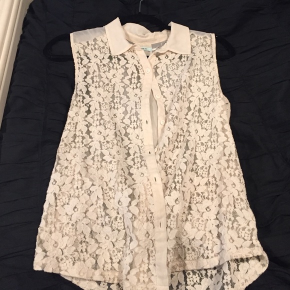 White lace top