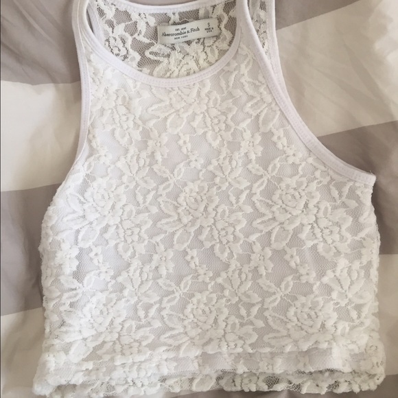 lace open back halter crop top😇