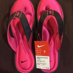 Nike comfort flip flops