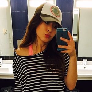 Meet your Posher, Mia