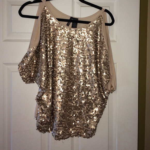 Cut out shoulder top
