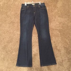 CAbi Galaxy Wash, Curvy slim boot Jean