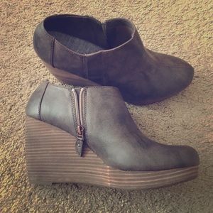 Dr. Scholls stylish wedge shoe