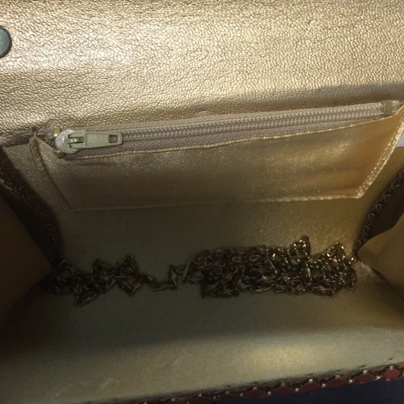 Gold Clutch purse w/ strap - brand new never used! - Picture 4 of 4