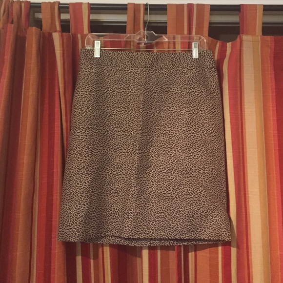 Great animal print skirt for sunmer!