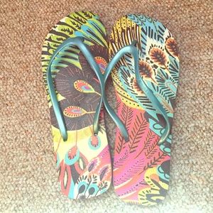 Authentic Lucky Brand flip flops