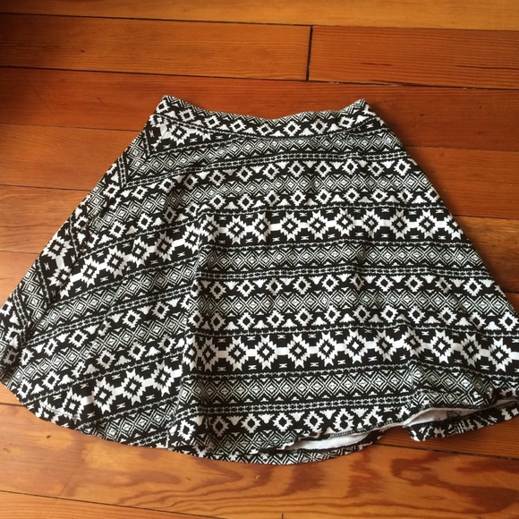 h&m aztec skirt NWOT